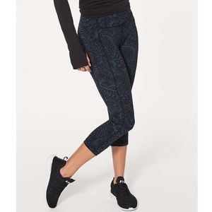 Lulu Speed Up Crop (21") Full-On Luxtreme